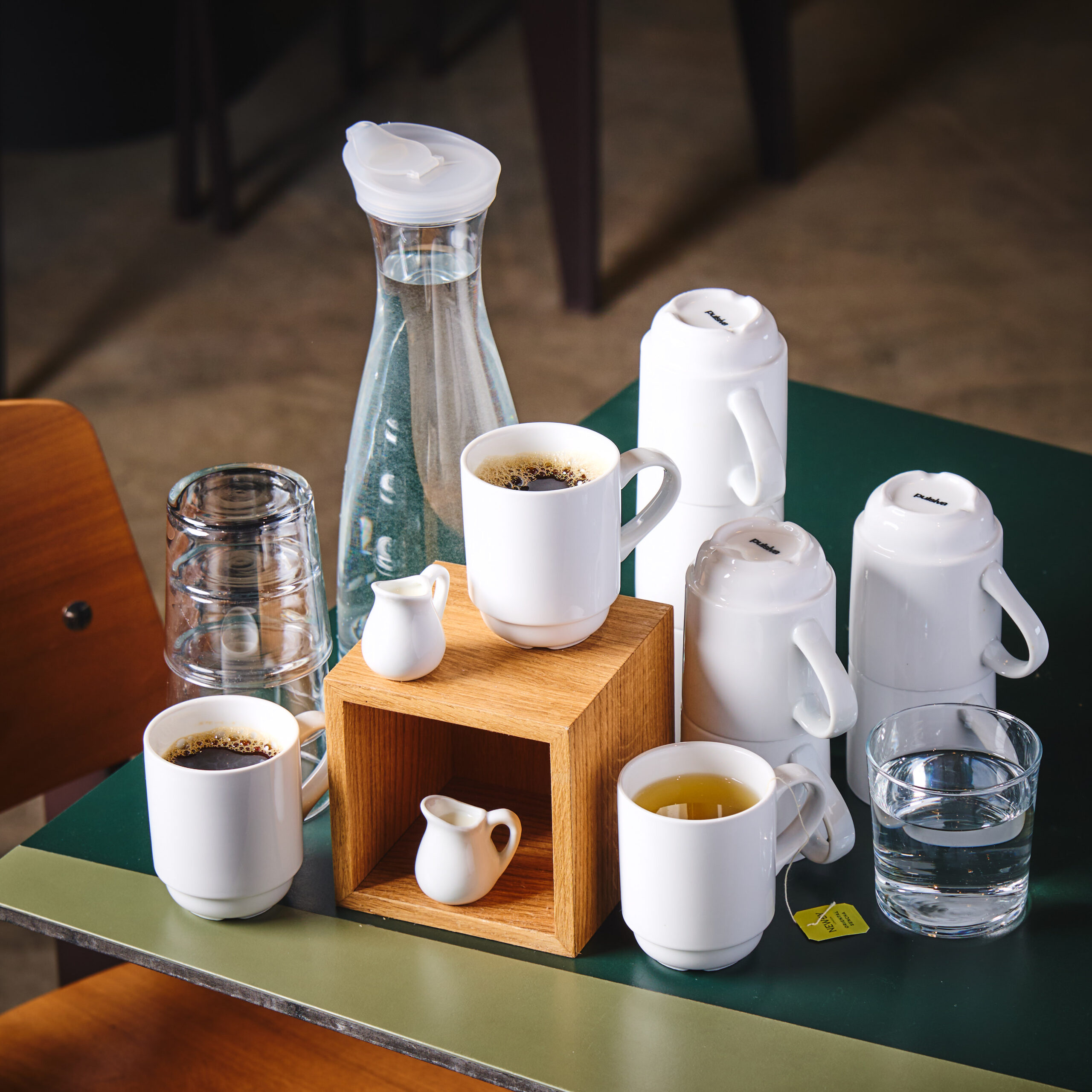 3 Serveringer av nytraktet kaffe, te, vann (Pris per pers)